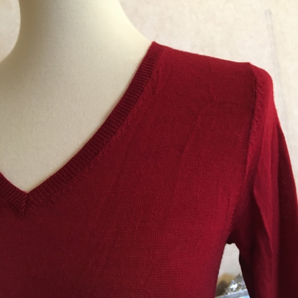 NEW TALBOTS MERINO WOOL Wine Red Sweater Size XS - Picture 3 of 8